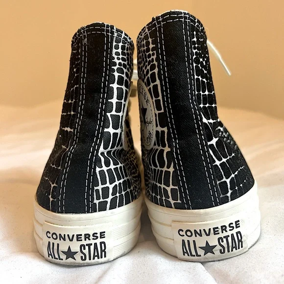 Digital Daze Chuck Taylor All Star - Picture 3 of 7